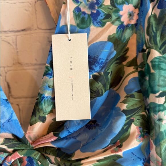 Lush Floral Cut Out Maxi Dress Size Medium - Picture 5 of 12